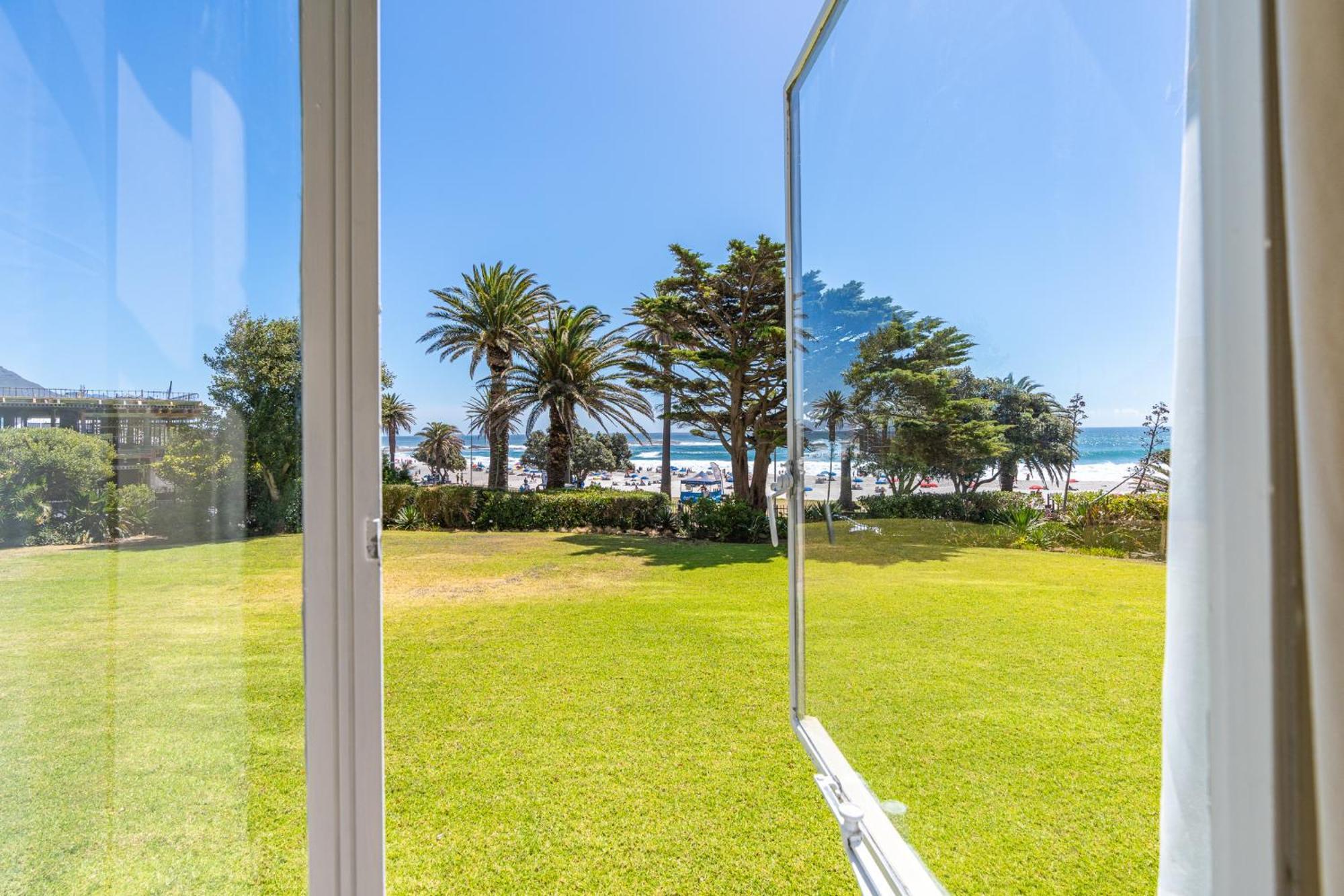 Camps Bay With Jaccozi Cape Town