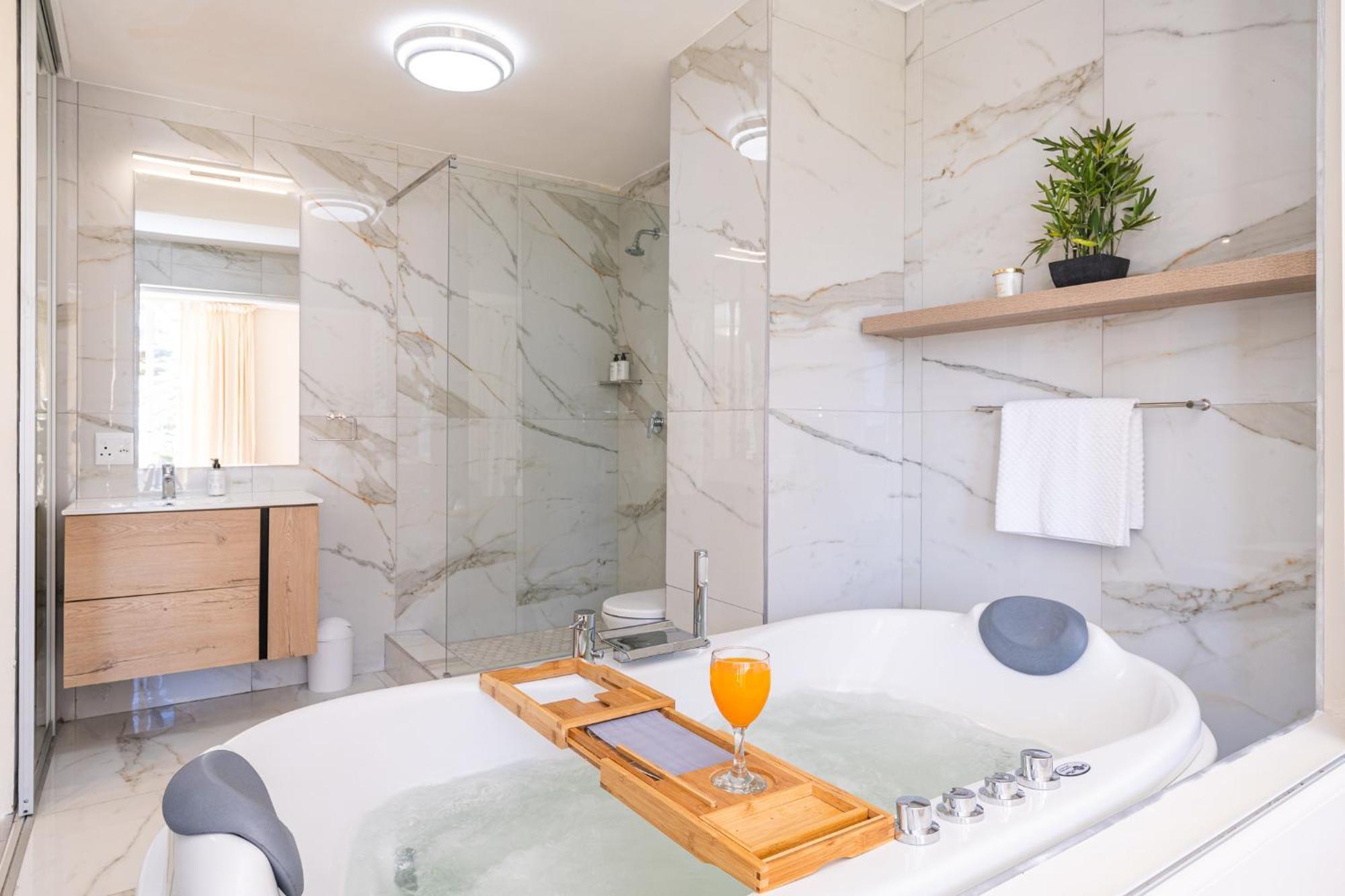 Apartment Camps Bay With Jaccozi